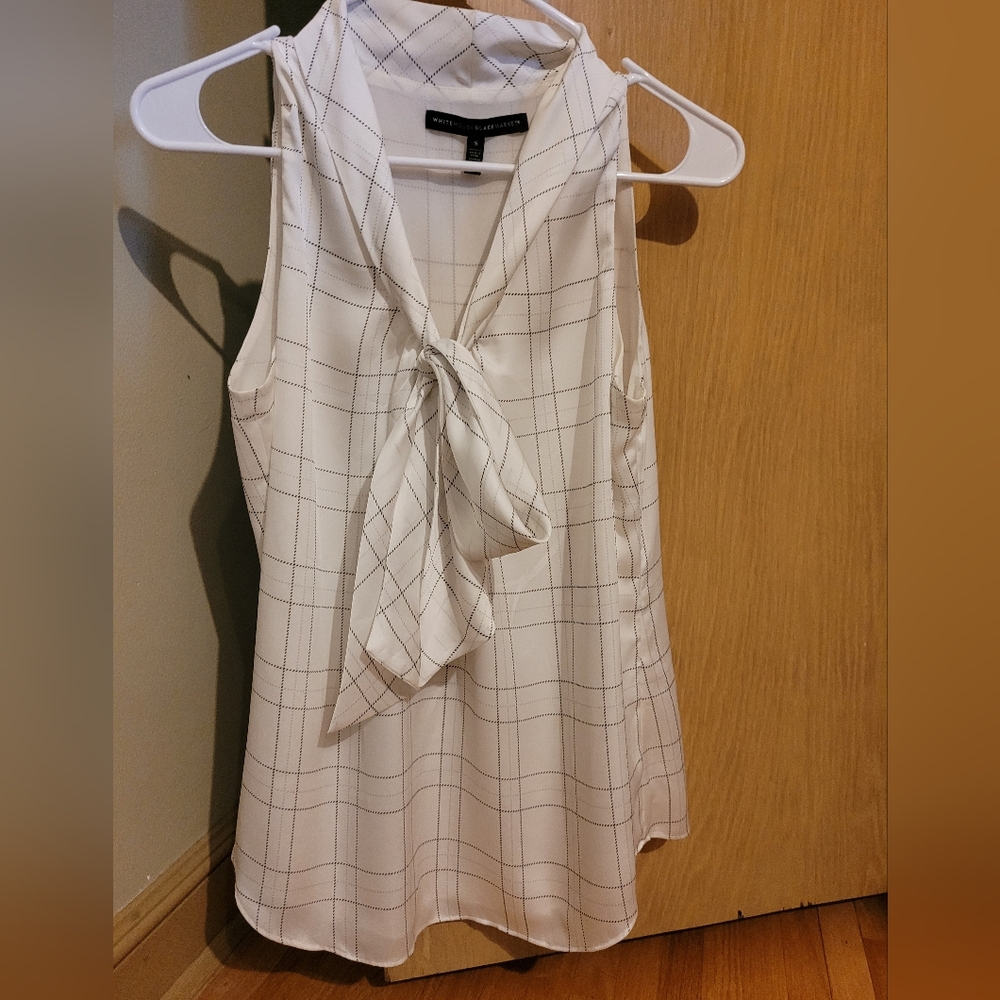 White House Black Market silky size S tie front blouse
